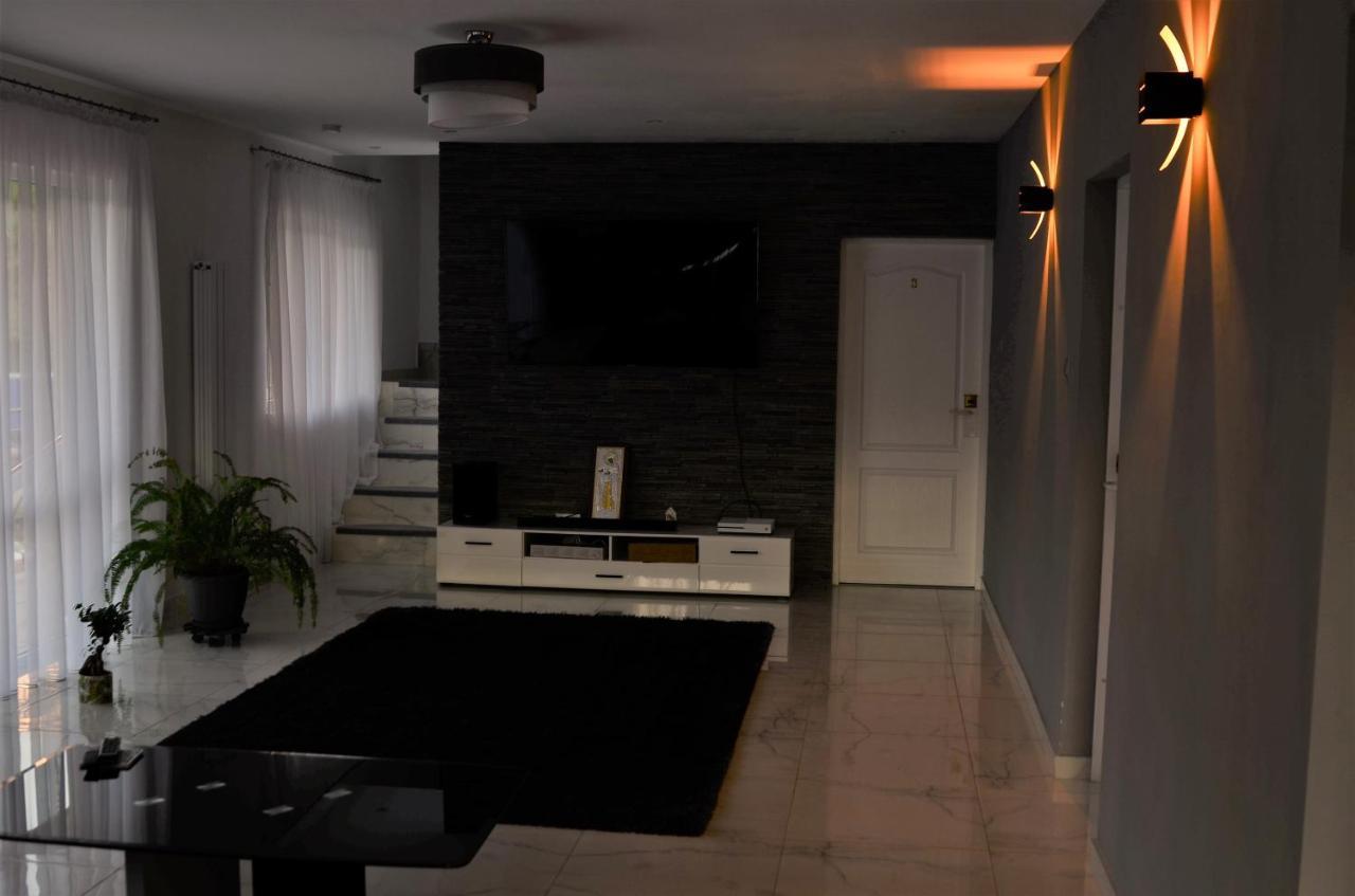 Casa Sonya Apartment Aninoasa ภายนอก รูปภาพ