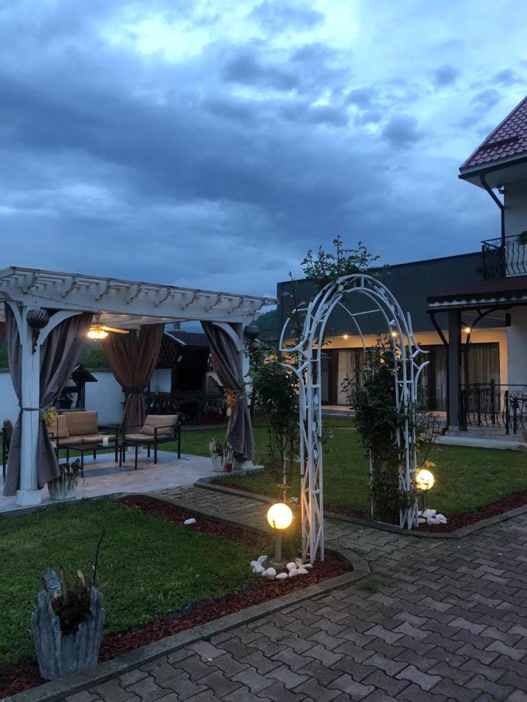 Casa Sonya Apartment Aninoasa ภายนอก รูปภาพ